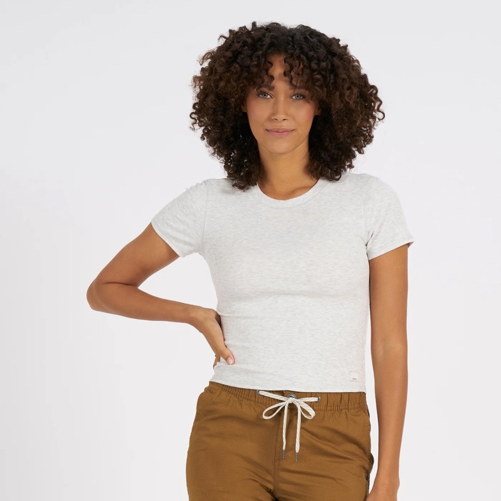 Vuori Fitted Tee in White Heather (M)